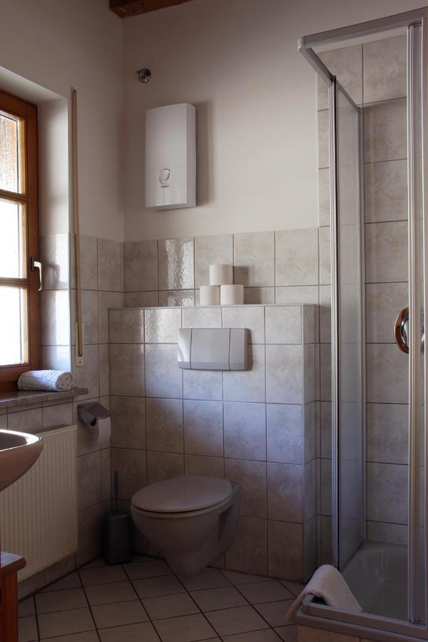 Weingut -1869- Brunnenhof Apartment Hatzenport Ngoại thất bức ảnh