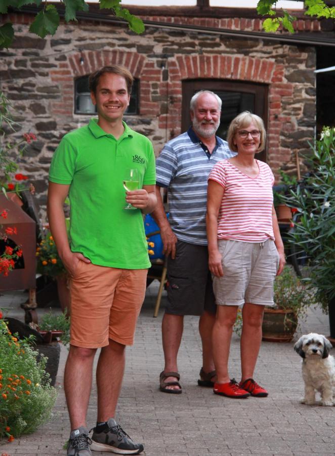 Weingut -1869- Brunnenhof Apartment Hatzenport Ngoại thất bức ảnh